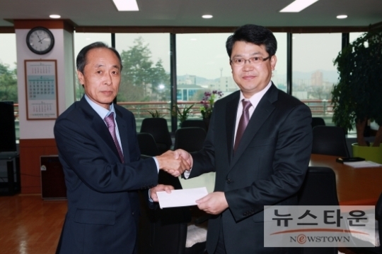 (주)신화금속, 아산시청에 3,000만원 성금 쾌척