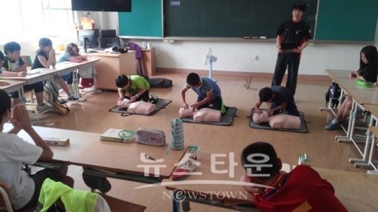 아산소방서, 온양·염티초서 심폐소생술 교육