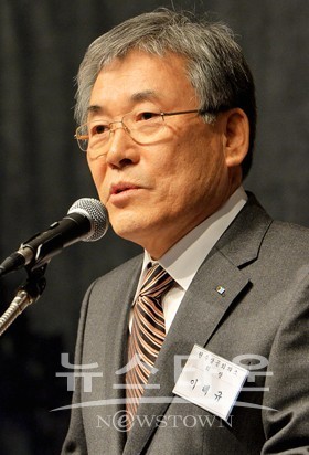 송암시스콤(주) 대표 이해규, 불우이웃돕기 성금 기탁
