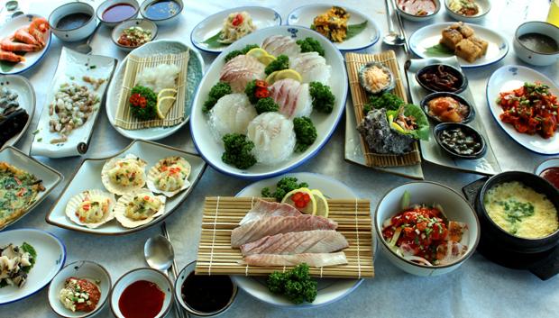 [맛집분석] 부산 산해횟집...외국 관광객들의 입맛까지 사로잡다