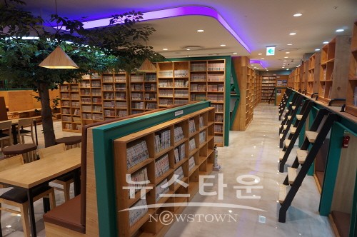 만화카페 카툰공감... 커피와 만화의 만남, 멀티플렉스 공간으로 탄생