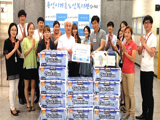 용인시기흥노인복지관, 코스트코코리아 공세점이 후원품 전달해 와