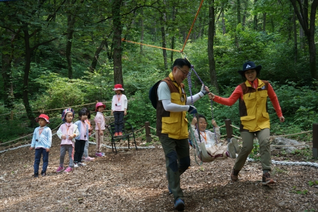 즐거운 숲체험..의왕시 바라산유아숲체험원 프로그램 운영