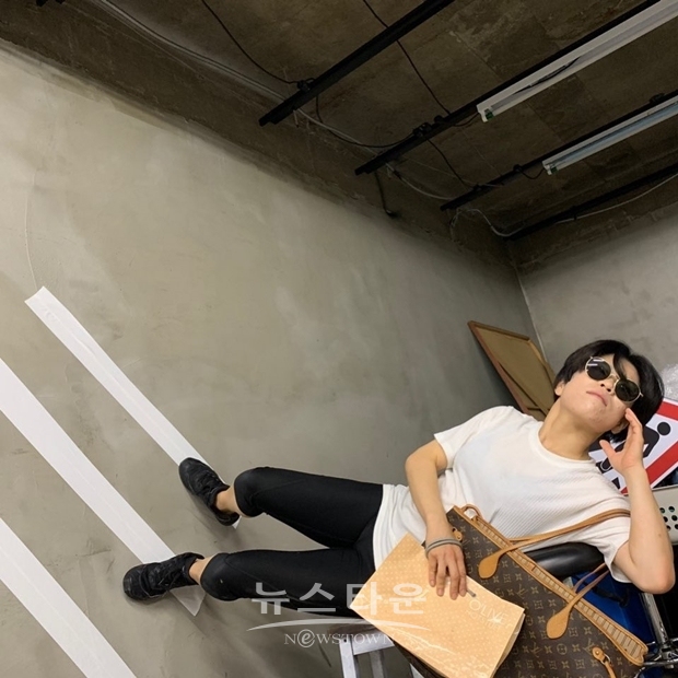파격과 전위의 대명사 극단 성북동비둘기, 연극 메이드 인 스타그램으로 2019년 대미 장식…뚝섬플레이스 첫 개관 공연으로