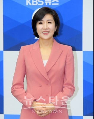 AFP : KBS 한국 최초 여성 메인 앵커 조명