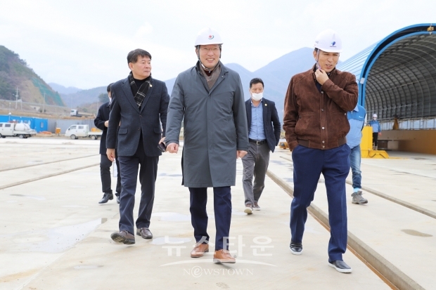 유진섭 시장, (주)다원시스 정읍 철도공장 신축 현장 방문