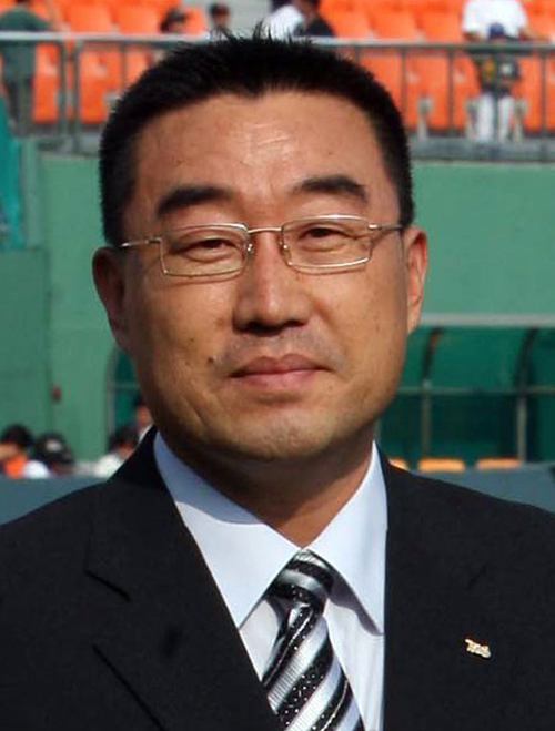 '무쇠팔' 최동원, 대장암 투병 끝에 53세 나이로 별세