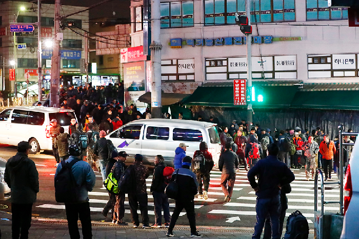 [포토] 설 명절 앞둔 새벽 건설인력시장