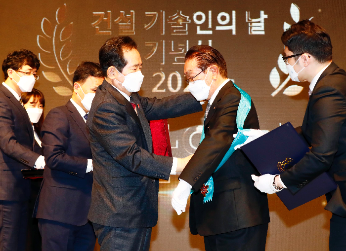 [포토]  건설기술인의 날 금탑 오봉석 동일건축 회장