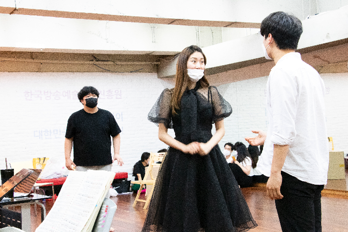 ‘명품 오페라’ 사랑의 묘약, 코믹 뮤지컬로 무대 올라