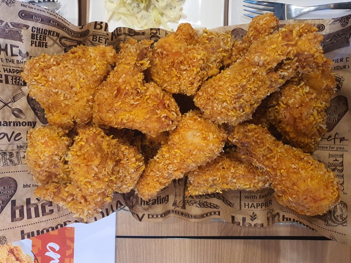[현장] bhc콰삭킹ㆍ교촌 양념...치킨 프랜차이즈 히트작 경쟁