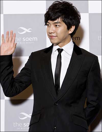이승기, 화장품으로 여심 유혹… 더 샘 모델 발탁