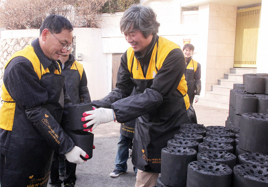 한전KDN, 노사합동 사랑의 연탄배달