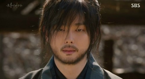 육룡이 나르샤 무휼 윤균상, 매력 포인트는? 작고 찢어진 눈