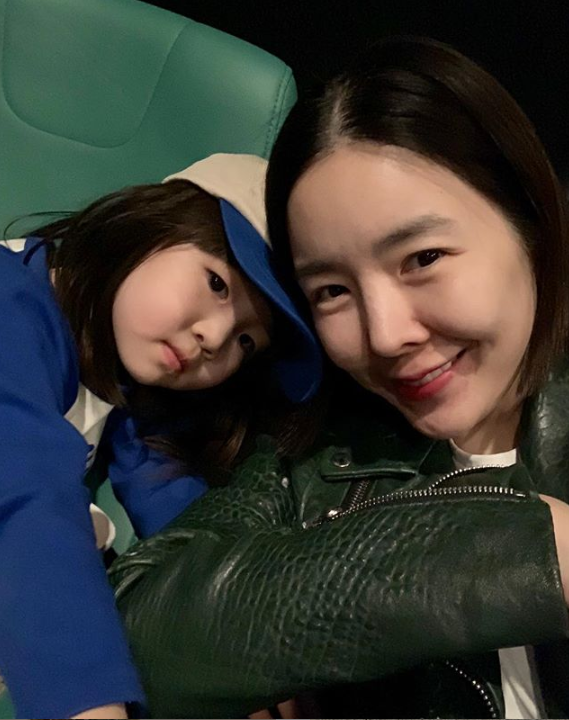 이민경, 미모의 딸과 함께 찰칵? 사랑스러워