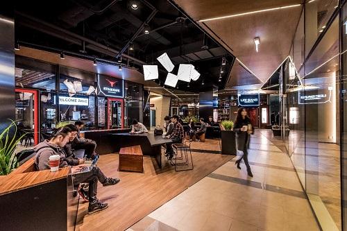 새로운 강남역 핫플레이스 ‘더언더그라운드’ 눈길