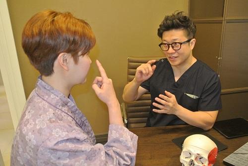 바움성형외과가 말하는 눈재수술의 유형별 교정방법