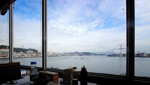 경남 3대 횟집으로 손꼽히는 통영맛집 ‘해원횟집’, ‘봄 도다리’로 관광객 유혹