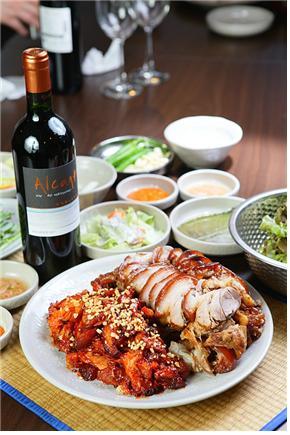 2016 프랜차이즈 서울 참가업체. 용산 맛집 족과의동침. 기술전수로 족발창업 신드롬.