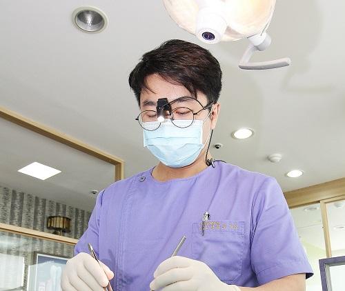노인들을 위한 이수역 사당동 임플란트 치과 ‘보스톤청플란트’ 주목