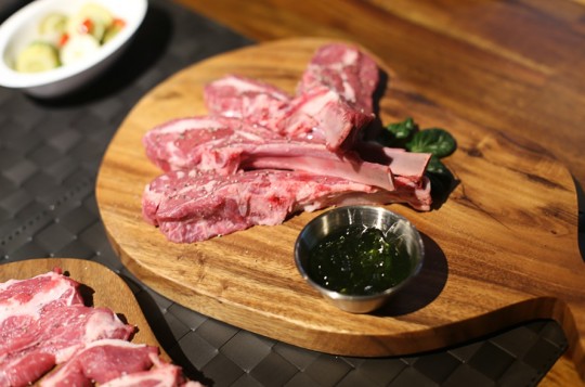 [맛집 기행] ‘양고기의 선입견을 깨다’…경기 광명 밤일마을 맛집 ‘시드니램1901’