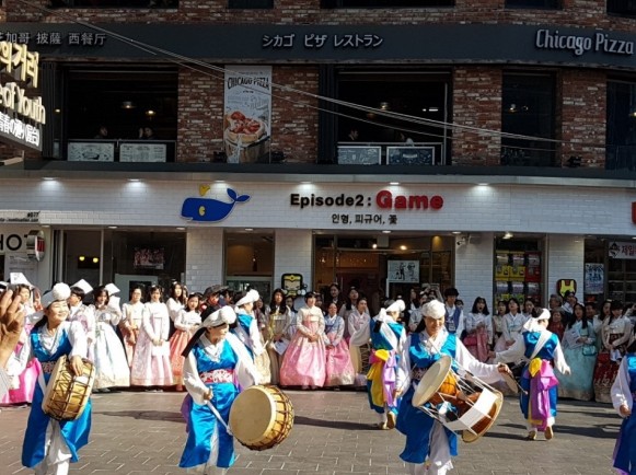 서울 인사동·경복궁·창덕궁 한복대여 ‘우리옷한류’, 넓고 깨끗한 매장과 다양한 종류의 한복으로 ‘인기’