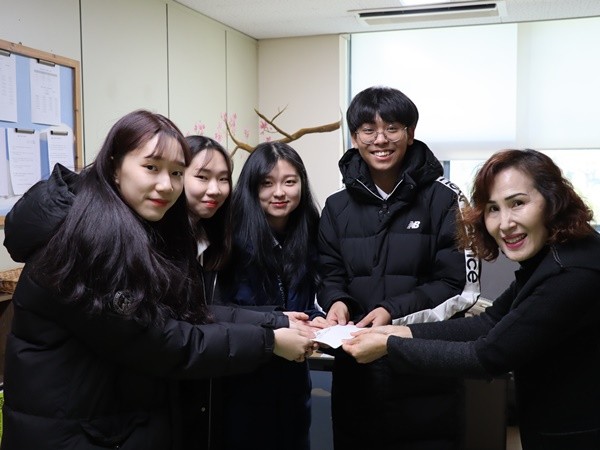 엑터스타즈 연극제 수상자들, 새해 맞아 훈훈한 기부 소식 전해