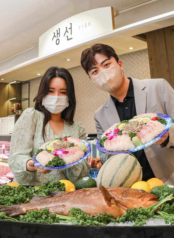 현대백화점, 현대백화점에서 담백하고 쫄깃한 붉바리 활어회 만나보세요~!