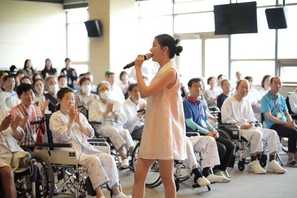 현보람 교수, 국립교통재활병원에서 자선공연 진행 맡아...전통무용, 민속음악, 대중가요가 한 자리에