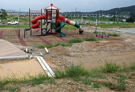 아산신도시 ‘이상한 놀이터’