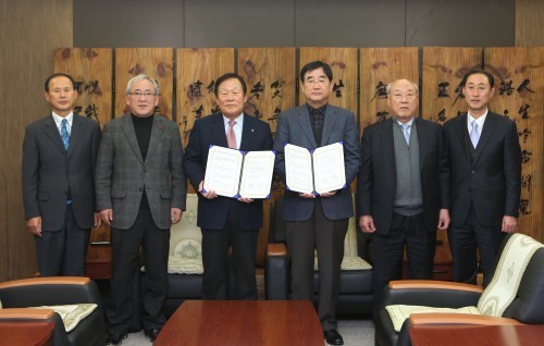 (주)신라정밀, 천안사랑장학재단과 장학기금 후원 협약