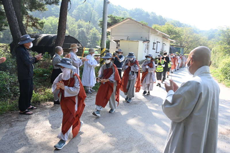 [삼보사찰 천리순례 7일차] 조금만 더 가자…       응원과 격려 속 최장거리 완보