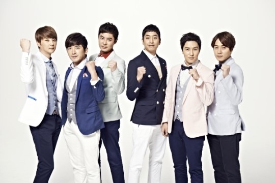 신화, 치킨매니아 전속모델로 3년 연속 활약하게 돼