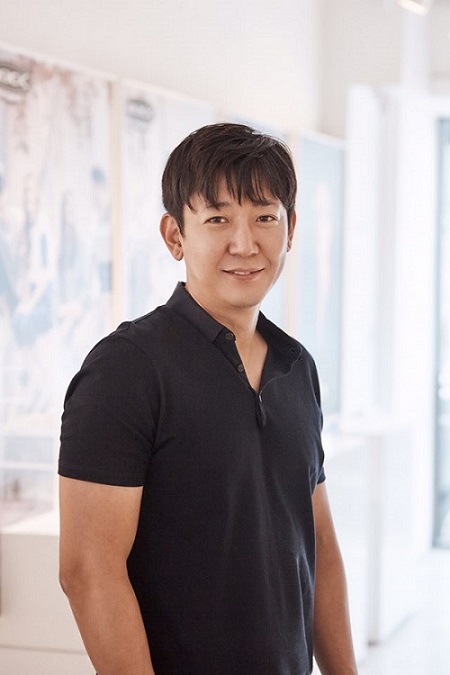 [CEO리포트] TV케이블 팔아 2천억원 잭팟...슈퍼홀릭은 누구?