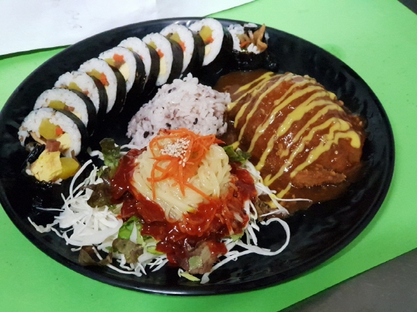 24시 창원 마산 밥집 김밥천국, 10년간 변함없는 엄마 손맛으로 인기