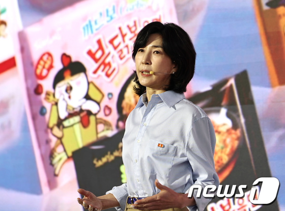 삼양라운드스퀘어 2025년 불닭볶음면 매출 1조원 달성할 것