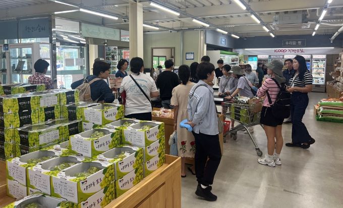 부안 로컬푸드 직매장 매출 100억, 방문객 37만 명 돌파