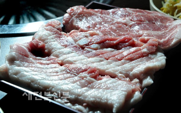 한국인의 삼겹살 사랑…단순한 음식 아니죠