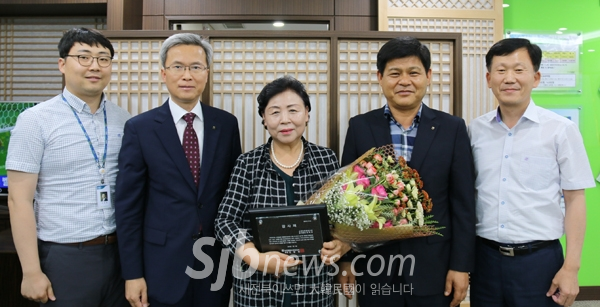 존경받는 퇴직조합장에 유옥희 전 소양농협 조합장 선정