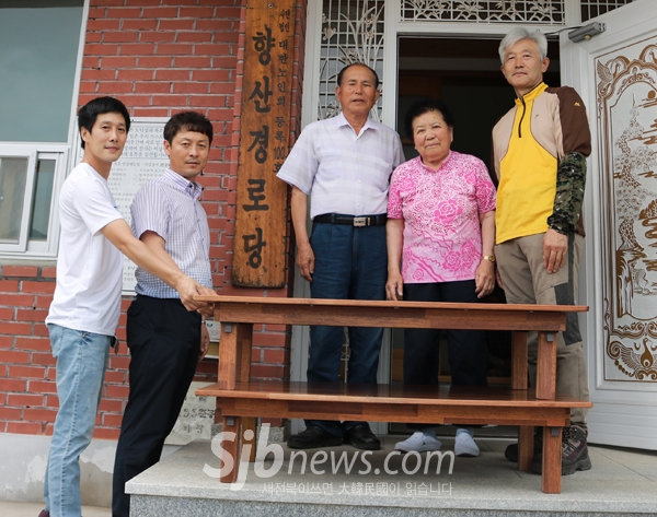 무주 반딧불 목공예봉사단 재능기부