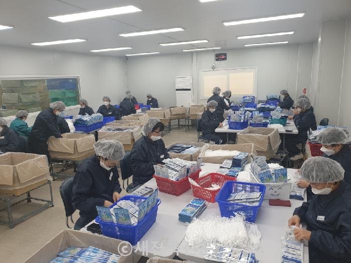 “마스크 사겠다며 중국 유통업자 돈다발 싸들고 와”