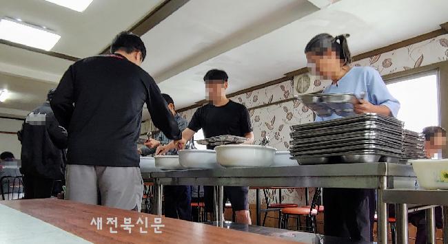 코로나19 방역 사각지대에 놓인 함바식당