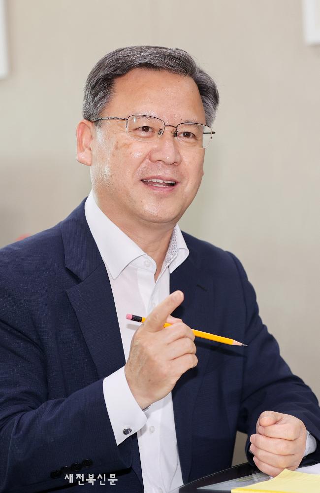 농업인과 농산업체의 맞춤형 기술 개발·보급에 노력