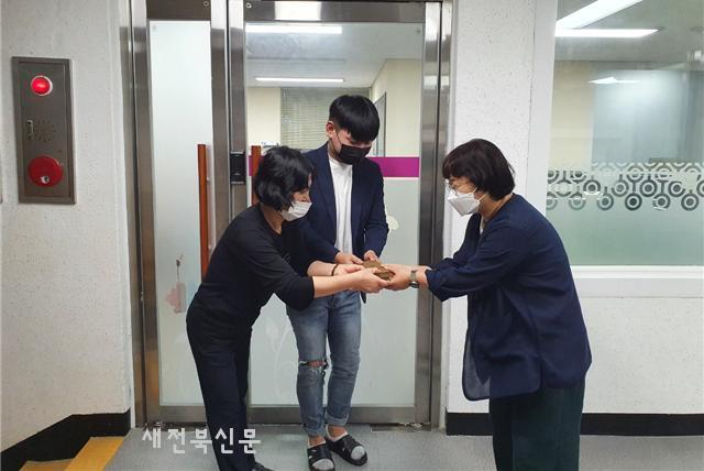 호식이두마리치킨, 광주 성빈여사에 치킨 200인분 기부