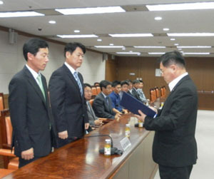 LH 경기본부 최고 품질 주택공급 힘쓸 것 상반기 우수 시공업체 6개사 격려장 시상식