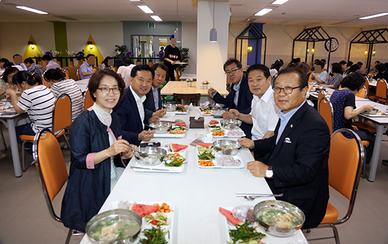 안양시의회 총무경제위원회, 새로 단장한 안양시청 구내식당 방문