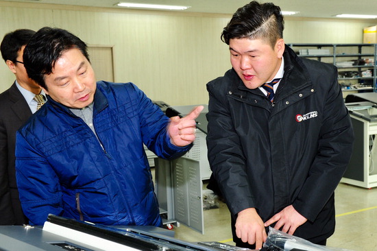 인천 중기 찾은 홍종학 장관