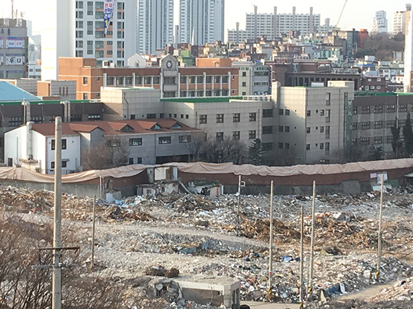 인천 송림초교 인근 공사 피해 개학 앞두고도 해법찾기 난항