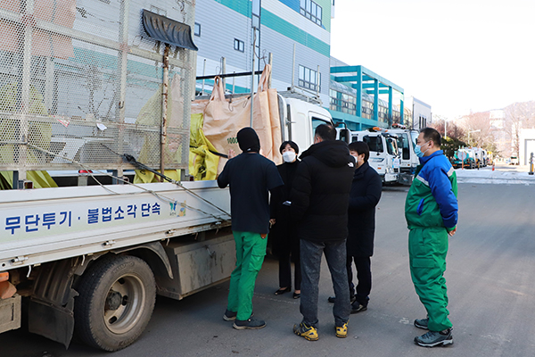 제갈임주 과천시의장, 재활용반 등 환경미화원 근로현장 8곳 방문