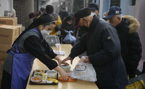 인천지역 무료 급식소 식사 제공 기지개